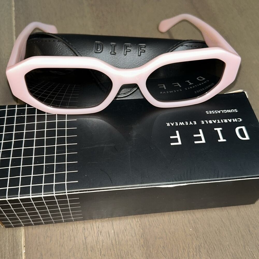 DIFF Pink Rectangle Sunglasses Polarized Y2K Aesthetic Retro UV 400 - Picture 8 of 9